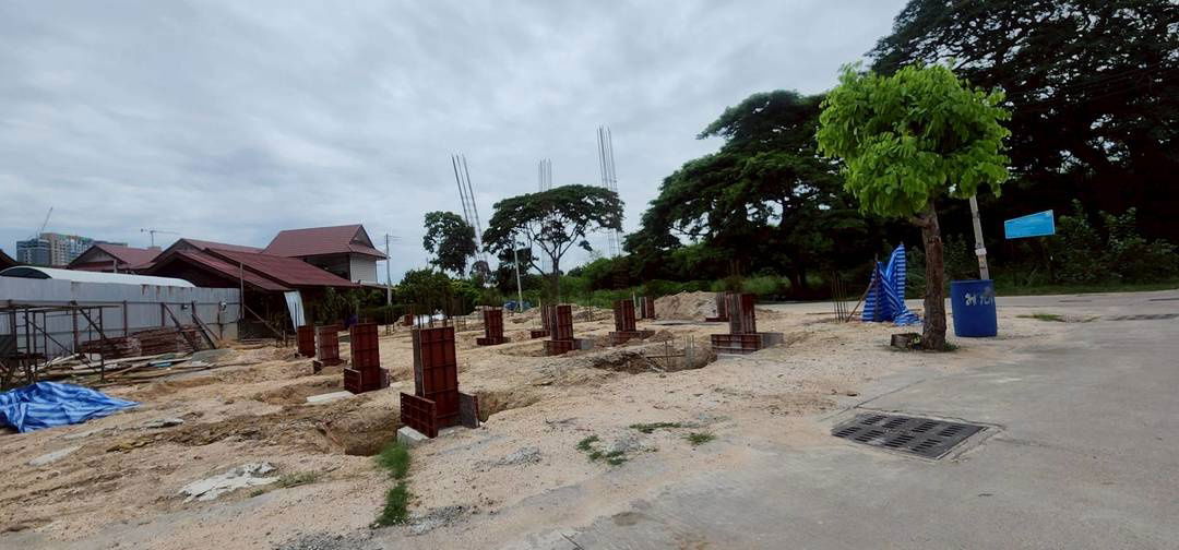 picture Land Jomtien Pattaya Beach Side in Soi Chaiyapruek and Soi Wat Boonkanjana  409square meters - 9/12