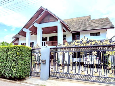 เช่าบ้านเดี่ยว เชียงใหม่ : 🏡✨ ให้เช่าบ้านหรู สไตล์ล้านนา-ตะวันตก พร้อมสระว่ายน้ำส่วนตัว บ้าน 2 ชั้น สุดหรู ตกแต่งพร้อมอยู่ ใกล้เมืองเชียงใหม่