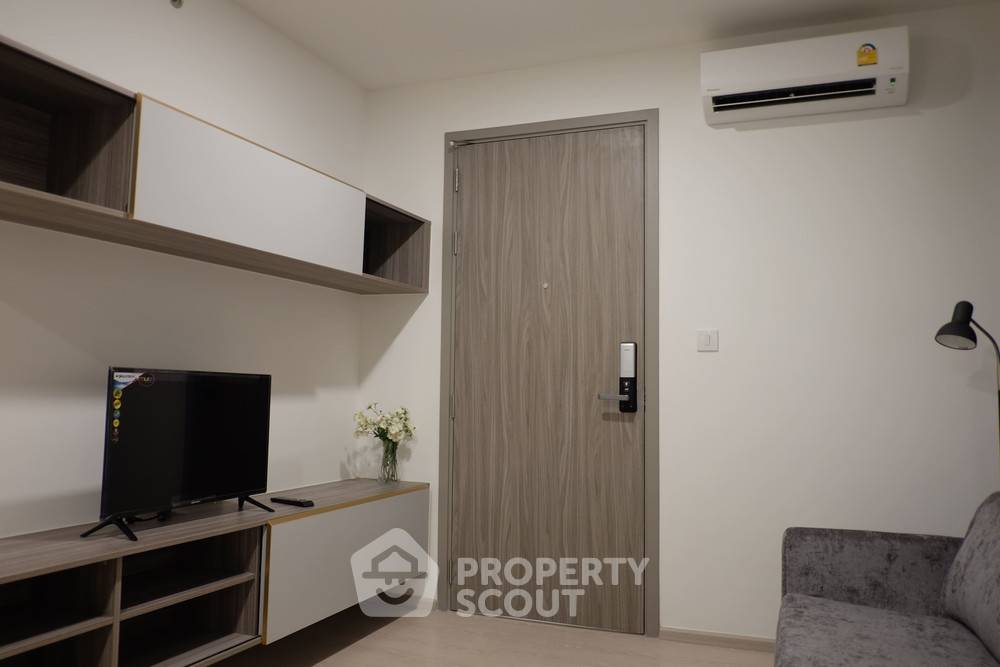 picture 1-BR Condo at Knightsbridge Phaholyothin Interchange in Anusawari (ID 307513) - 9/13