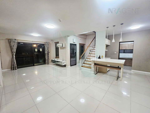 📌 ขายบ้านเดี่ยว โครงการ มัณฑนา เลค วัชรพล 2 ชั้น 4 ห้องนอน 4 ห้องน้ำ
