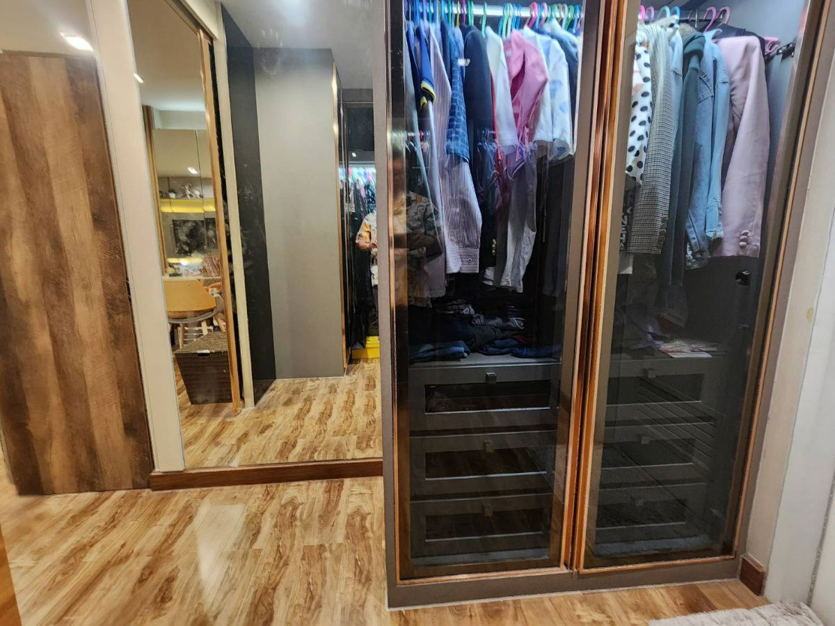 picture Townhouse for sale, 4 floors, corner house, built-in decoration throughout the house, Nakniwat Road 48 - 19/20