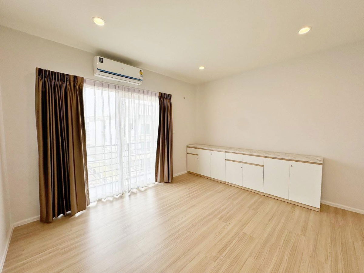 รูป P0087 ขายทาวน์เฮ้าส์ 3 ชั้น บ้านกลางเมือง สวนหลวง (หลังมุม พร้อมตกแต่ง) - รูปที่ 8/15