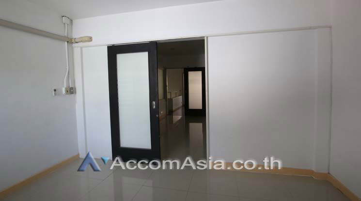 รูป 🔼🔽 AccomA 📩 Home Office 4 BR Townhouse in Phra Khanong (110098) - รูปที่ 8/16