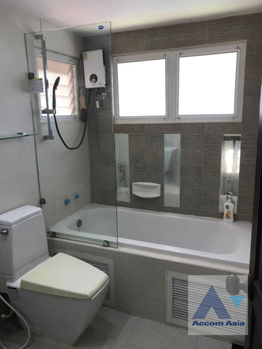 picture 🔼🔽 AccomA 📩  3 BR House in  (90369) - 11/16