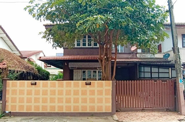 picture Future Park Rangsit 4.6 km. house for rent 2-storey 41 sq.w.220 sq.m. on the main road Rangsit area - 1/8