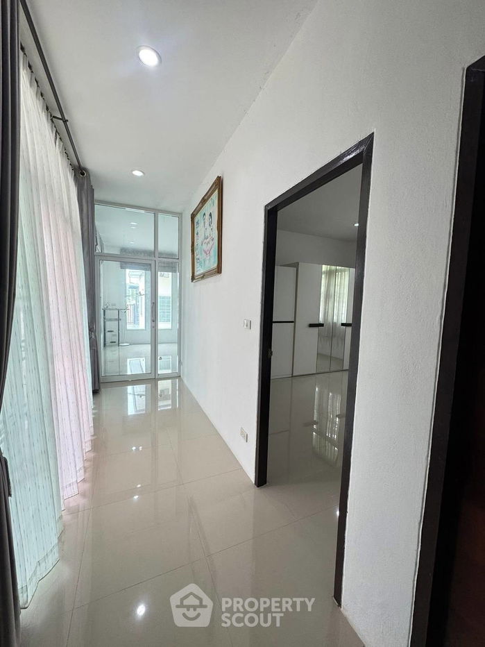 รูป บ้าน 4-ห้องนอน ใน หนองปรือ (ID 2212945) - รูปที่ 4/25