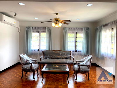 Houses for rent วิทยาลัยป้องกันราชอาณาจักร (วปอ.) : 🔼🔽 AccomA 📩  3 BR House @House in Compound (AA38957)