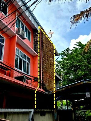 Shophouses for sale Rajabhat Thonburi University : Urgent Sale!!! 3-Storey Commercial Building 📍 Soi Somdet Phra Chao Taksin 21 (Soi Wat Ratchawarin 43)