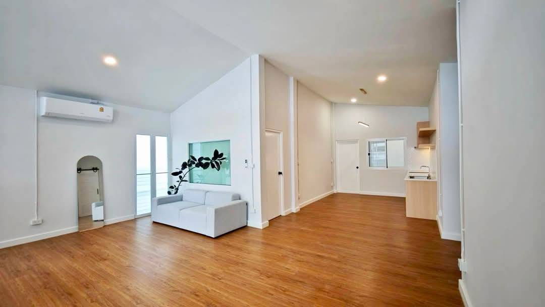 picture Sale of detached houses, large size 51 square wa, 3 bedrooms, 3 bathrooms, new Renovate Kik Chokchai 4 Ladprao, Macro Lotus Ladprao, Wang Hin 44. - 5/10