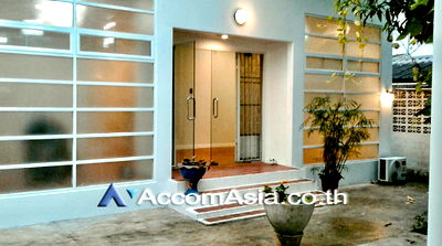 Houses for rent Watthana : 🔼🔽 AccomA 📩  3 BR House in  (AA25432)