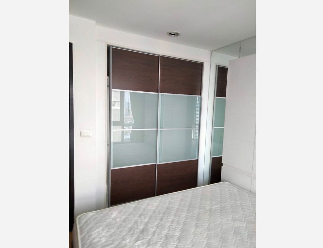 picture Call : 081-916-6082 Sell with tenant Condo Diamond Ratchada @MRT Huai Khwang Station 35 sq.m 1 Bedroom 15th floor Clear View, Fully furnished - 4/14
