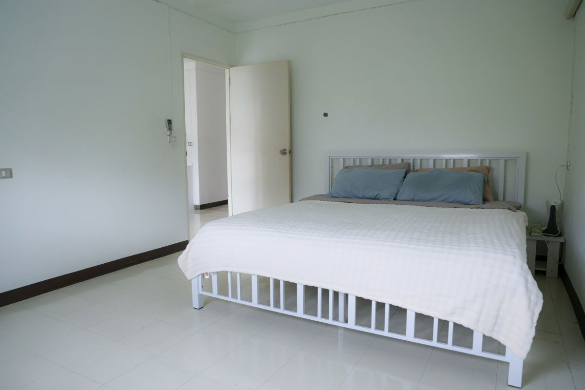 รูป คอนโด 2 ห้องนอน เงียบสงบใกล้สวนหลวง มีที่จอดรถยนต์เพียงพอ - รูปที่ 6/13