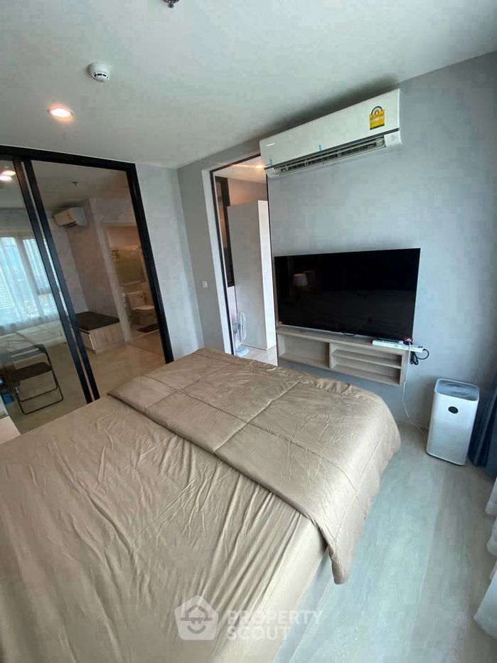 picture 1-BR Condo at Life Asoke near ARL Makkasan (ID 2097689) - 2/4