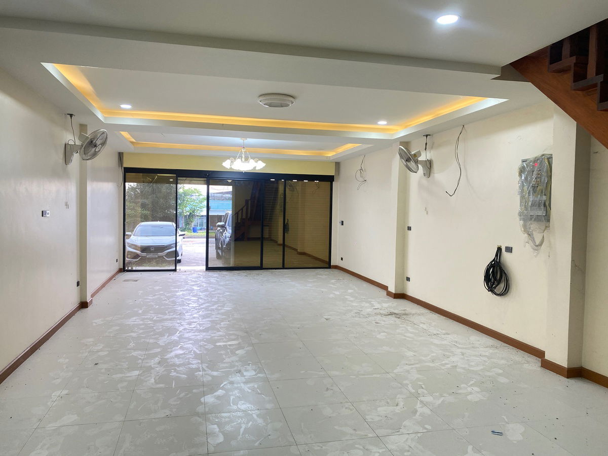picture Commercial building for rent, 3 floors, decorated, ready to move in - 3/17