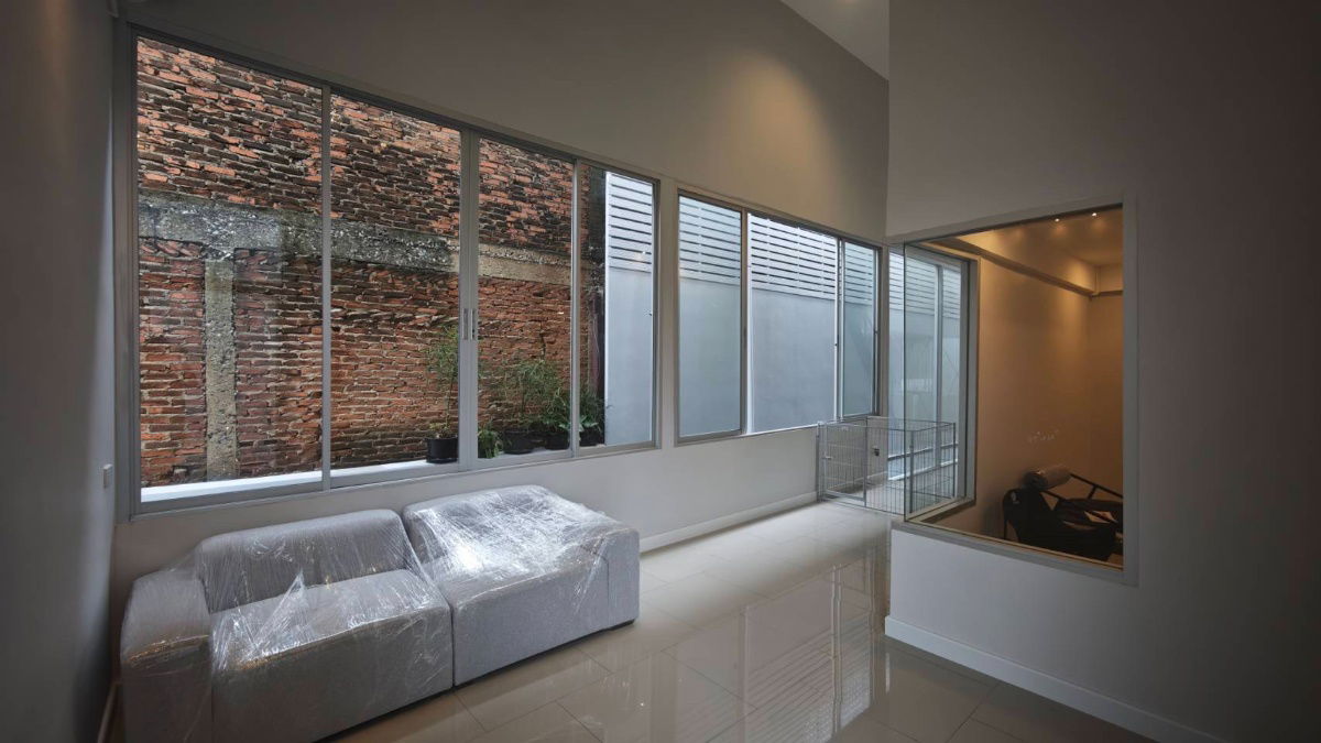รูป [ขาย] บ้านแฝดรีโนเวทใหม่ย่านลาดพร้าว-โชคชัย4 บ้านหลังใหญ่  บรรยากาศอบอุ่น - รูปที่ 9/31