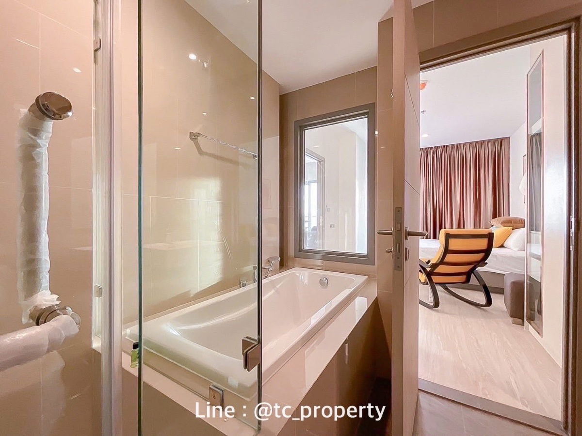 picture For Rent : The symphony 2 bedroom Seaview  - 12/18