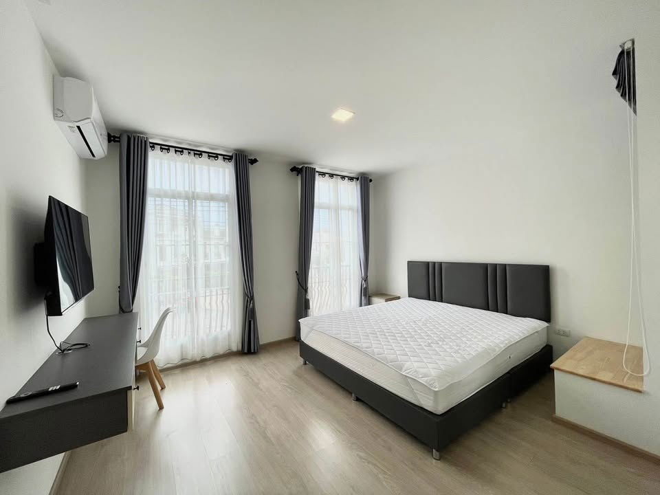 รูป บ้านให้เช่า Indy2 Bangna Ramkhamhaeng 2 พร้อมเข้าอยู่สนใจติดต่อ Line @goodmanpro หรือ โทร 0999029192 - รูปที่ 5/12