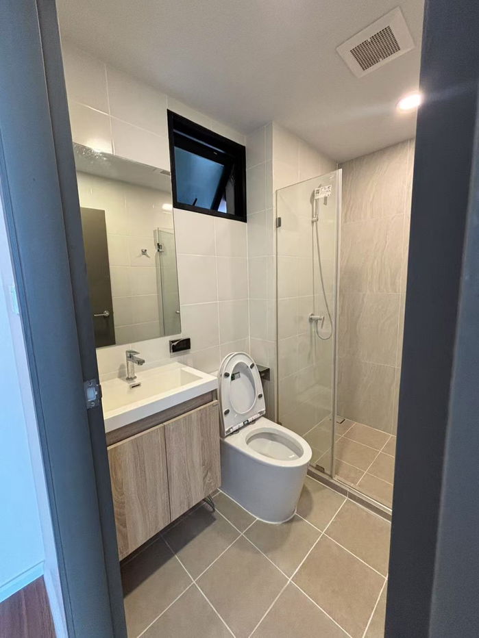 picture 2bedroom 2 bath new room for rent - 10/18