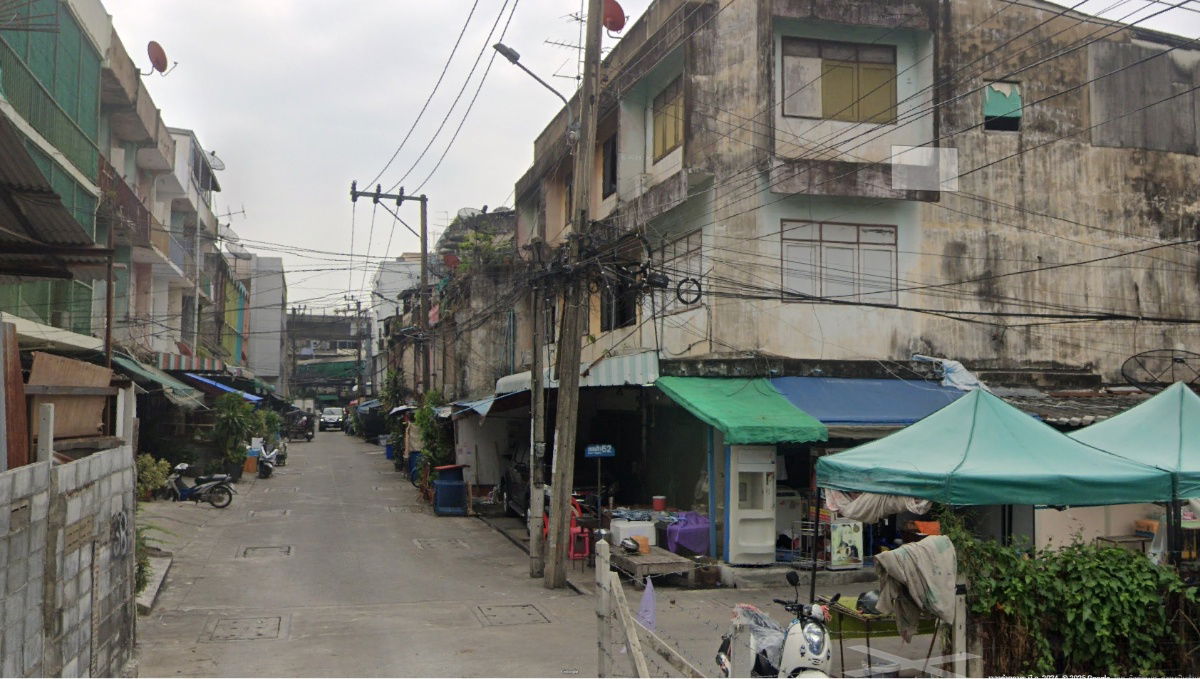 picture ✅Land for sale 522 sq.w.   orange area, Y.7-18, width 32 m., length 65 m. Soi Petchkasem 50, Bang Wa Subdistrict Phasi Charoen District, Bangkok  - 3/5