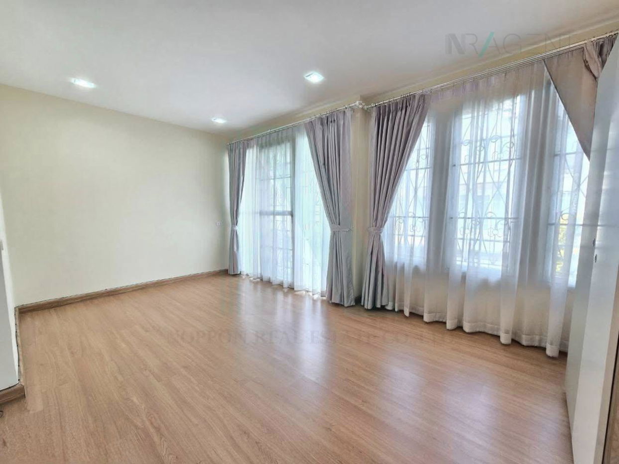 picture 📌 For Sell Town house GOLDEN TOWN KASET - NAWAMIN 3-story 5 bedroom 4 bathroom - 8/8