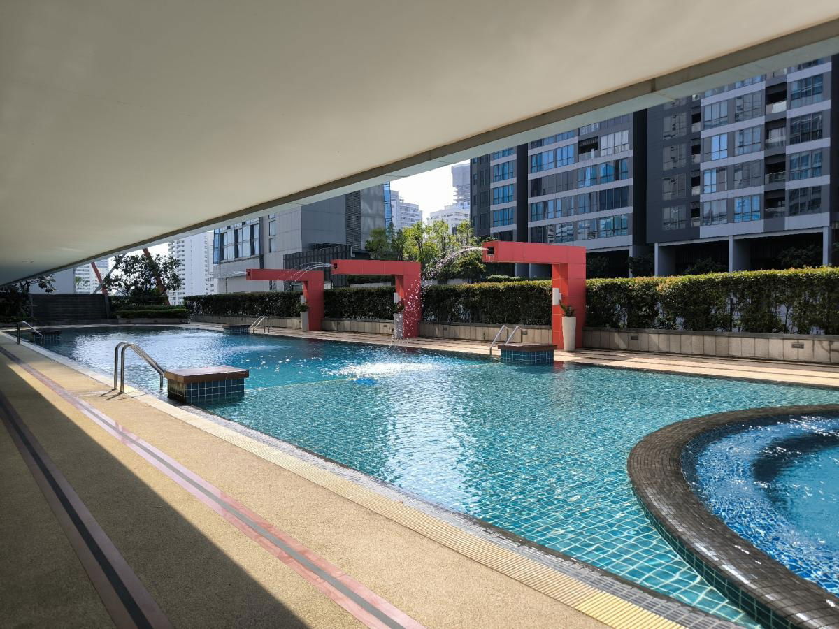 รูป The Trendy Condominium (เดอะ เทรนดี้ คอนโดมิเนียม)  ขนาด 73 ตร ม 1ห้องนอน 1 ห้องน้ำ ชั้น 9-15  อ่างอาบน้ำ - รูปที่ 22/25