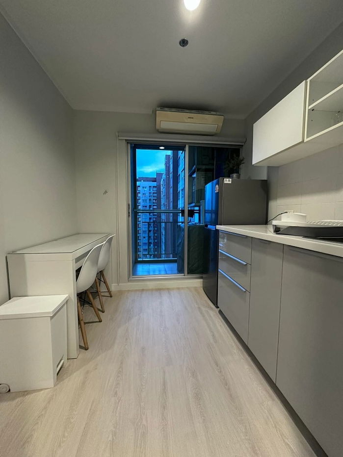 picture For rent urgently 
Lumpini Place Srinakarin-Huamark Station
**Ready to move in**  - 6/13