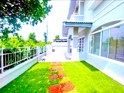 Houses for rent : Suwinthawong38 Lam Phakchi Temple TaladYingCharoen 1.9km. For rent FloraVille 2-storey mansion house