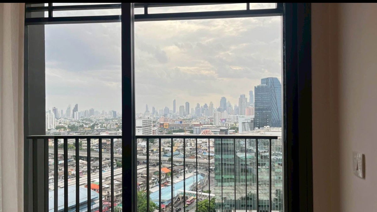 picture Life Rama 4 -            Asoke - 3/9