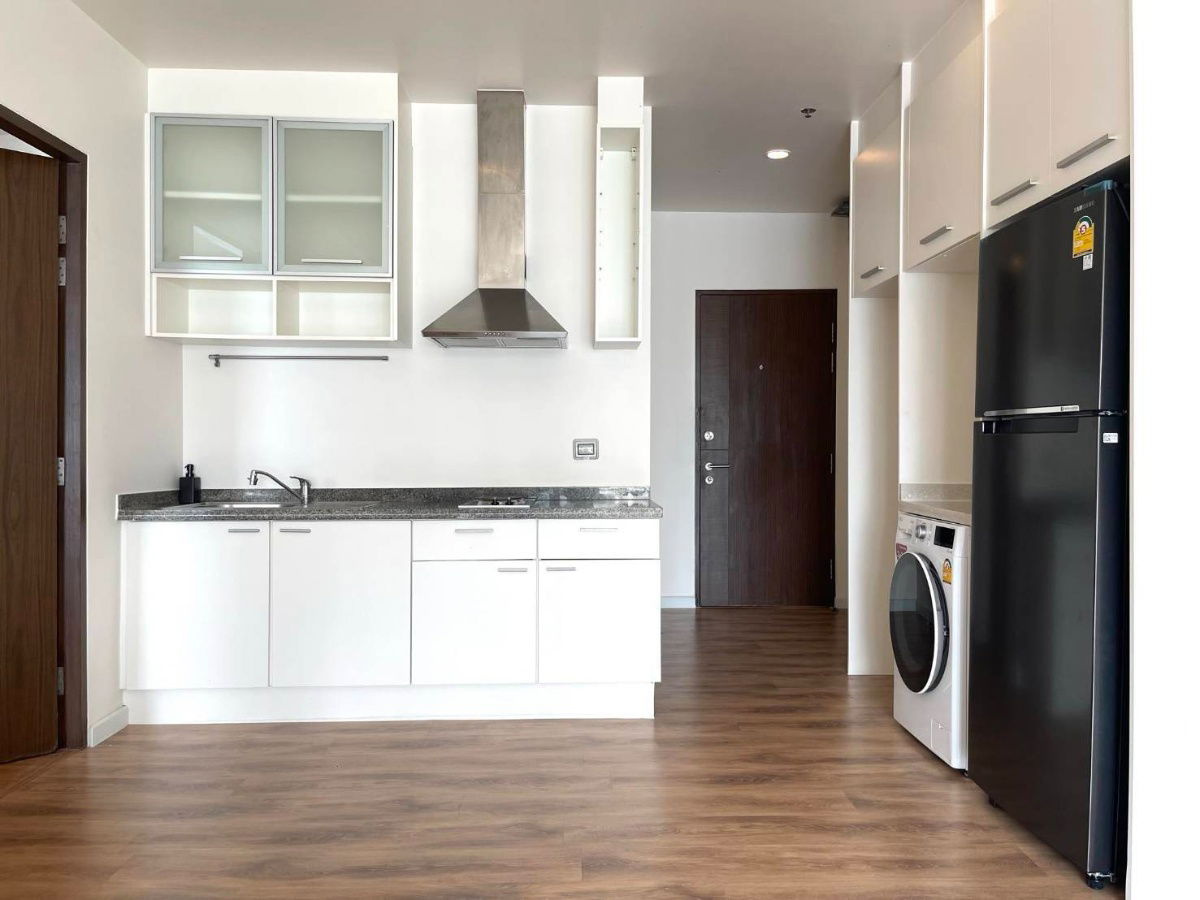 รูป The Trendy Condominium (เดอะ เทรนดี้ คอนโดมิเนียม)  ขนาด 73 ตร ม 1ห้องนอน 1 ห้องน้ำ ชั้น 9-15  อ่างอาบน้ำ - รูปที่ 8/25