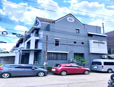 Shophouses for rent : Sriwara Mengjai MRT Ramkhamhaeng 1.7km. Townhouse for rent 4-storey corner house 45sq.w. 550sq.m.