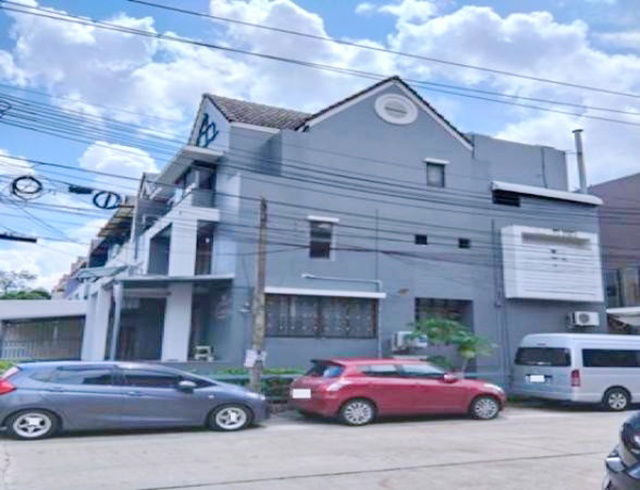 picture Sriwara Mengjai MRT Ramkhamhaeng 1.7km. Townhouse for rent 4-storey corner house 45sq.w. 550sq.m. - 1/8