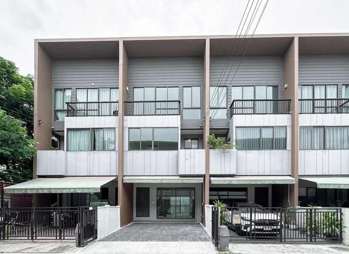 รูป ขายบ้านกลางเมือง พระราม 9 - กรุงเทพกรีฑา ทาวน์โฮมทำเลดี สวยพร้อมอยู่ เพียง 4.19 ล้านบาท!  - รูปที่ 44/51