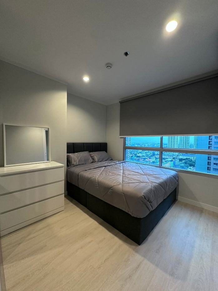 picture For rent urgently 
Lumpini Place Srinakarin-Huamark Station
**Ready to move in**  - 2/13
