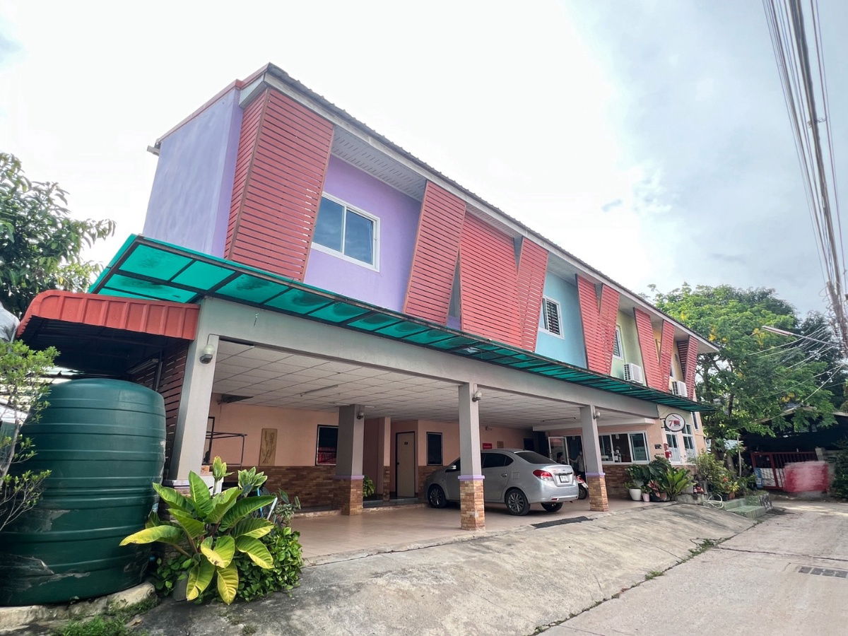 picture Income-Generating Apartment Building for Sale – Ready Tenants - 1/6
