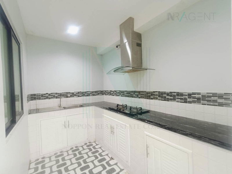 Townhouses for sale : 🚩 For Sell Town house THE CONNECT ONNUT-WONGWAEN 2-story 3 bedroom 2 bathroom