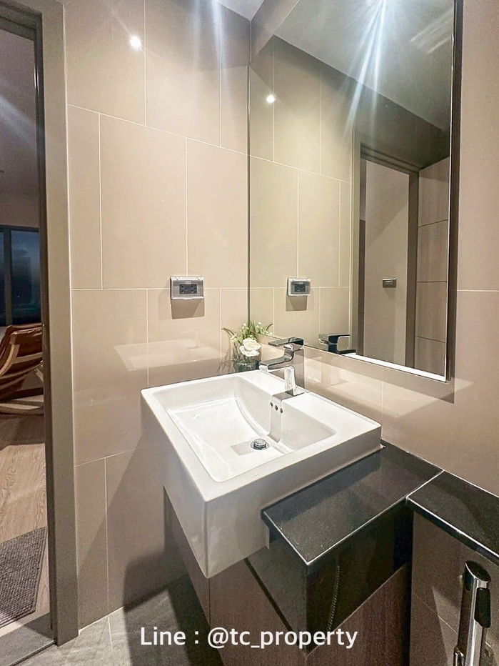 picture For Rent : The symphony 2 bedroom Seaview  - 11/18