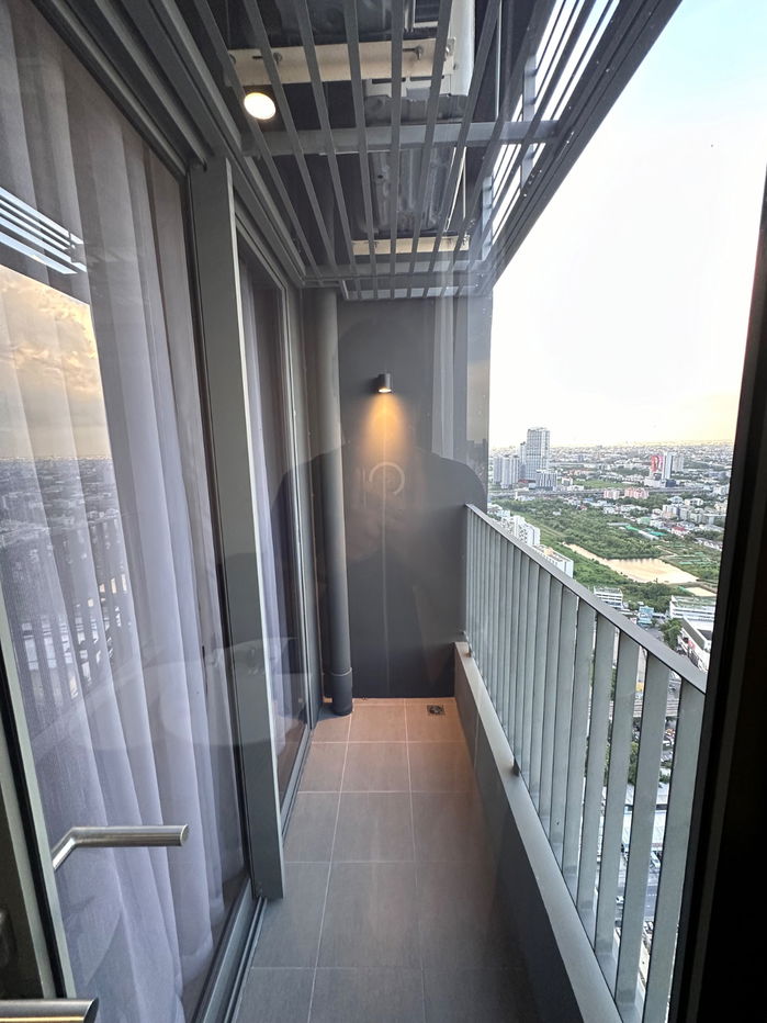 picture For rent CLOUD Thonglor Phetchaburi (1bed+) 1 bedroom, 1 bathroom, 1 extra room, 38 sqm. fully furnished. - 8/11