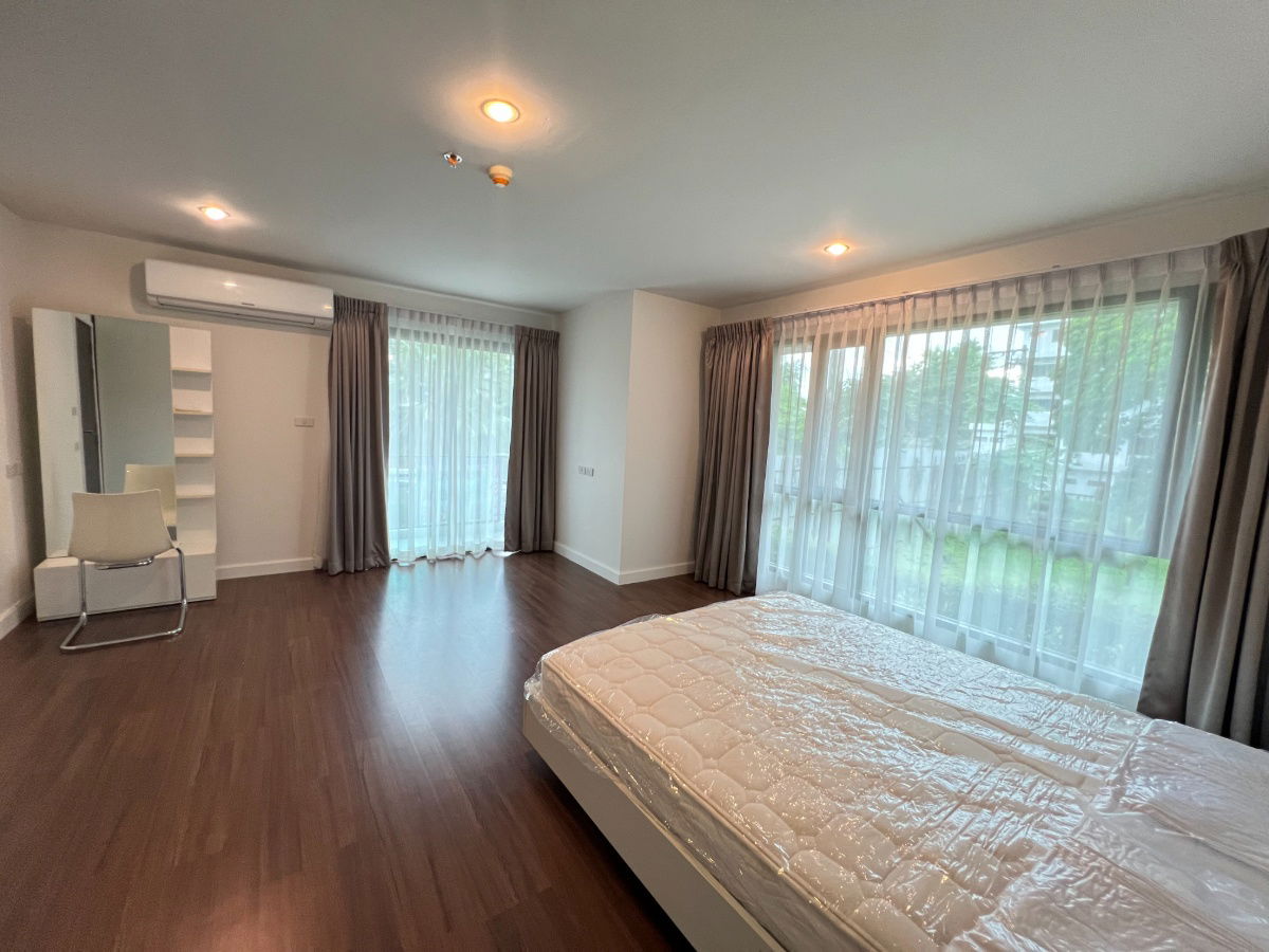 picture Punna Residence Oasis 1 (Pool view Corner room ) - 11/16