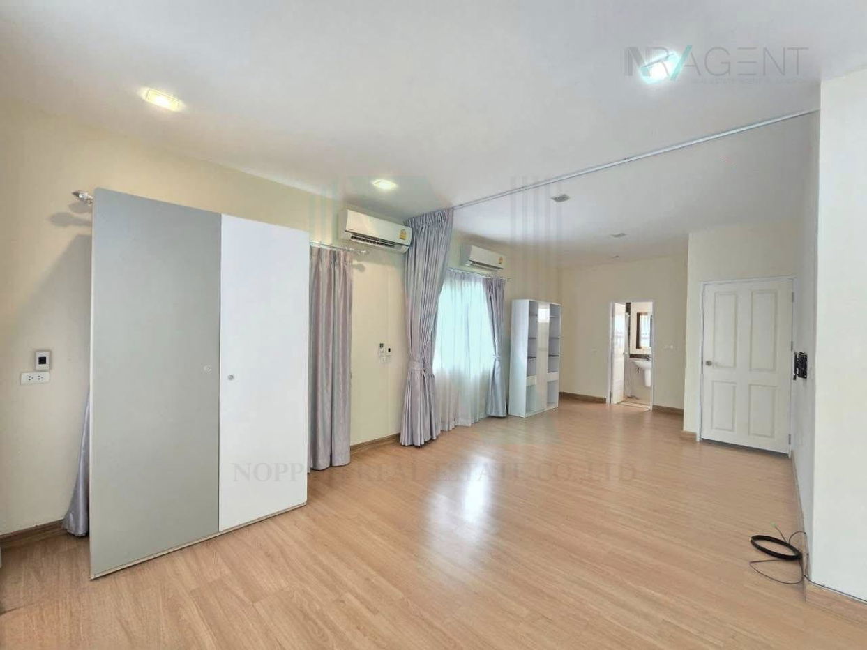 picture 🔺 For Sell Town house GOLDEN TOWN KASET - NAWAMIN 3-story 5 bedroom 4 bathroom - 7/8