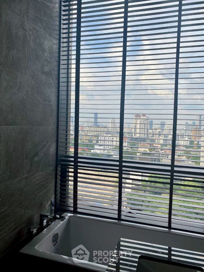 รูป คอนโด 2-ห้องนอน ที่ ดิ เอส สุขุมวิท 36 ใกล้ BTS ทองหล่อ (ID 2216893) - รูปที่ 9/12