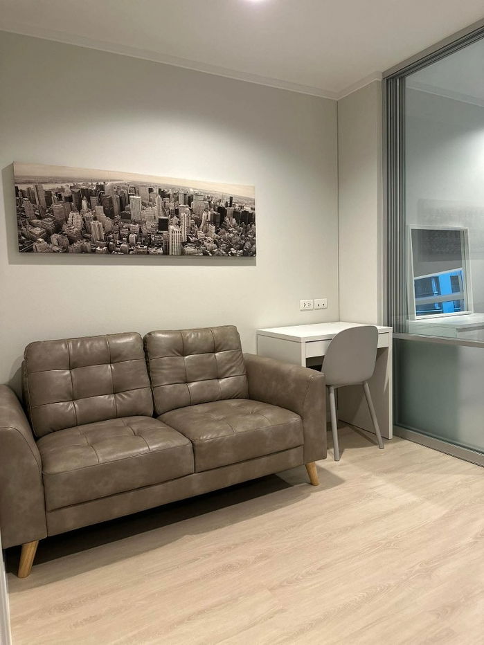 picture For rent urgently 
Lumpini Place Srinakarin-Huamark Station
**Ready to move in**  - 9/13