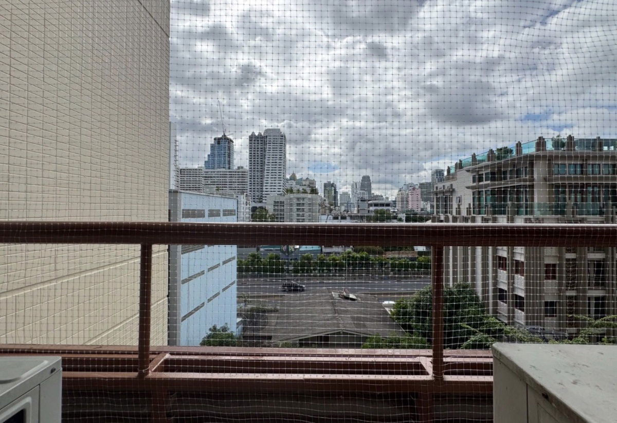picture  Baan                         Ploenchit  - 12/13