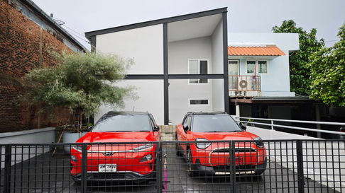 [For Sale] Newly renovated semi-detached house in the Lat Phrao-Chokchai 4 area, large house, warm atmosphere.