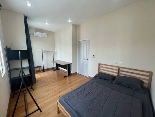 picture FOR RENT GOLDEN TOWN 3 BANGNA - SUANLUANG / 3 bedrooms 2 bathrooms / 20 Sqw. 120 Sqm. **24,000** CLOSE TO RAMKHAMHANG 2 UNIVERSITY - 8/12