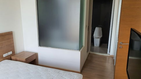 For rent condo Rhythm Sukhumvit 50  52 Sq.m with Bathtub (S15-27233)