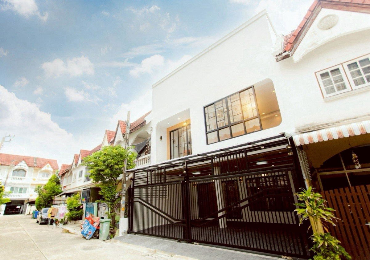 รูป S297 ✨ ขายด่วน ทาวน์เฮ้าส์ 2 ชั้น รีโนเวทใหม่เอี่ยม !หมู่บ้านประชากรไทย ซอย 6 – ลาดพร้าว 93 เหลือเพียง 4.99 ล้าน เท่านั้น! - รูปที่ 11/20