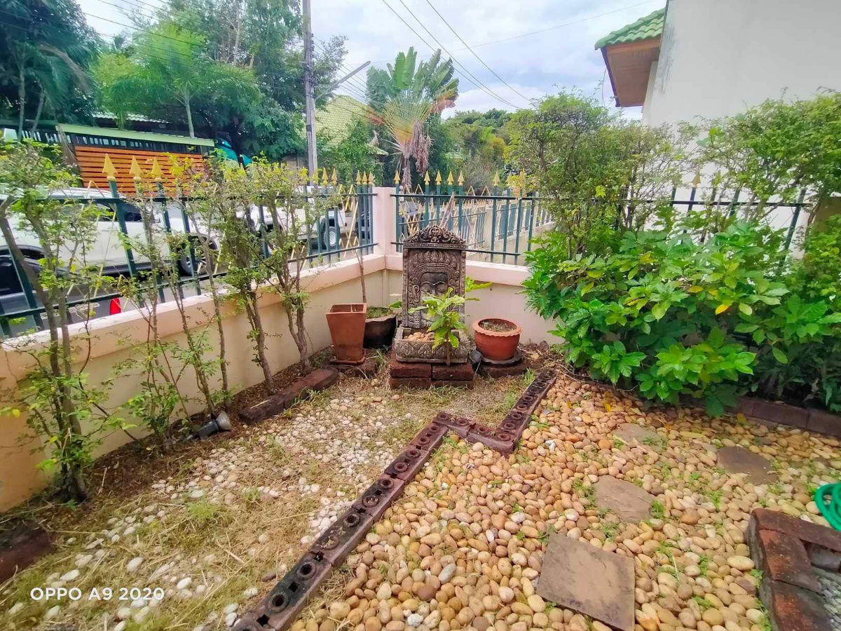 picture Selling Pornthep garden ville  3.99 million - 12/16