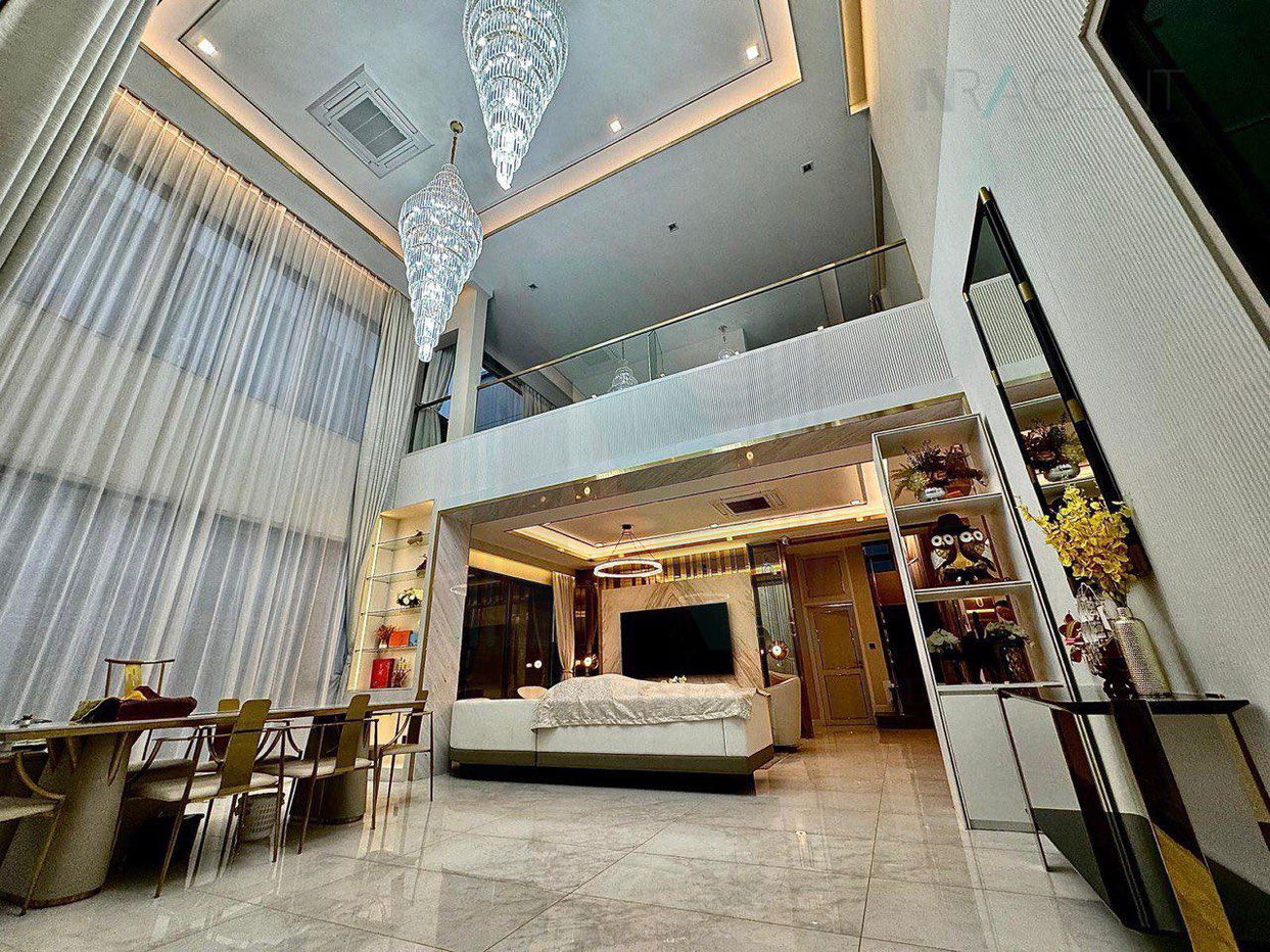 รูป 🚩 ขายบ้านเดี่ยว โครงการ แกรนด์ บางกอก บูเลอวาร์ด อีสต์ พระราม 9 3 ชั้น 5 ห้องนอน 7 ห้องน้ำ - รูปที่ 1/8