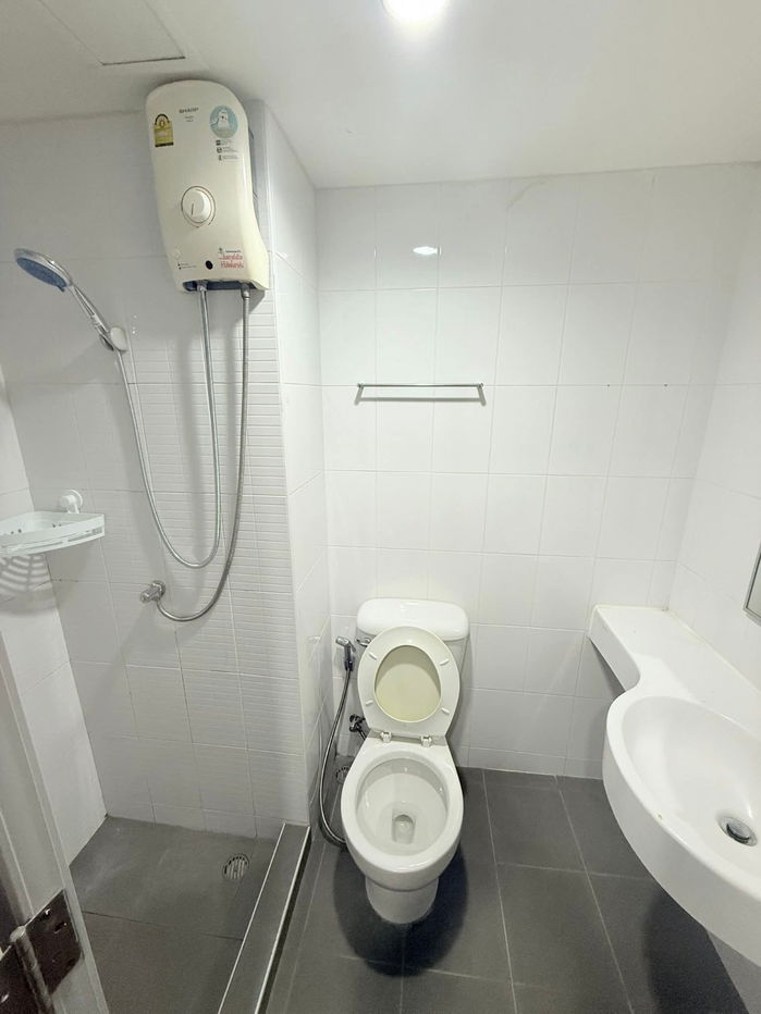 picture Room for rent at lumpini north town pattaya  - 9/13