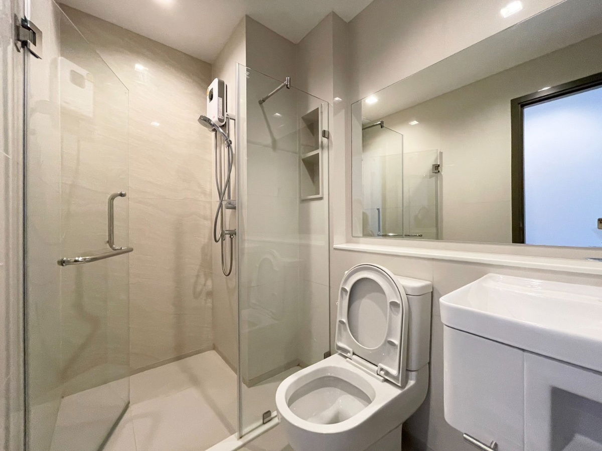 picture Modern Condo in Prime Location | Fully Furnished | BTS & Malls in Walking Distance - 9/9